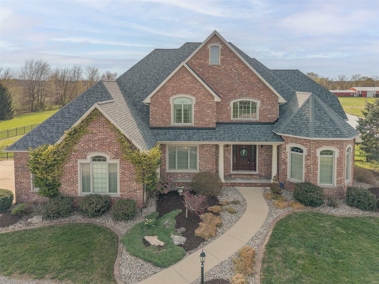 Property Photo: 8119 N State Route 159 IL 62067