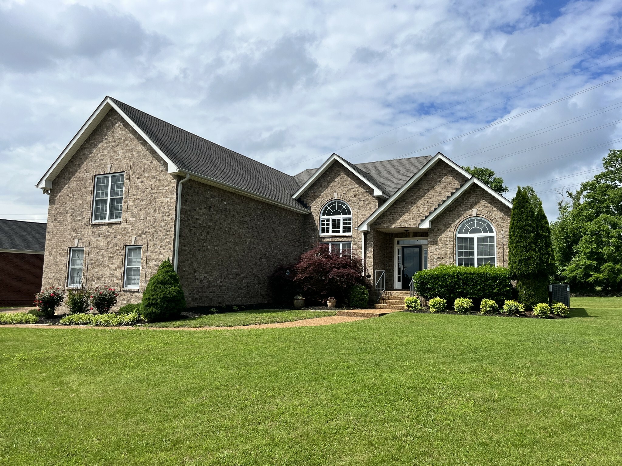 Property Photo:  100 Kensington Ct  TN 37075 