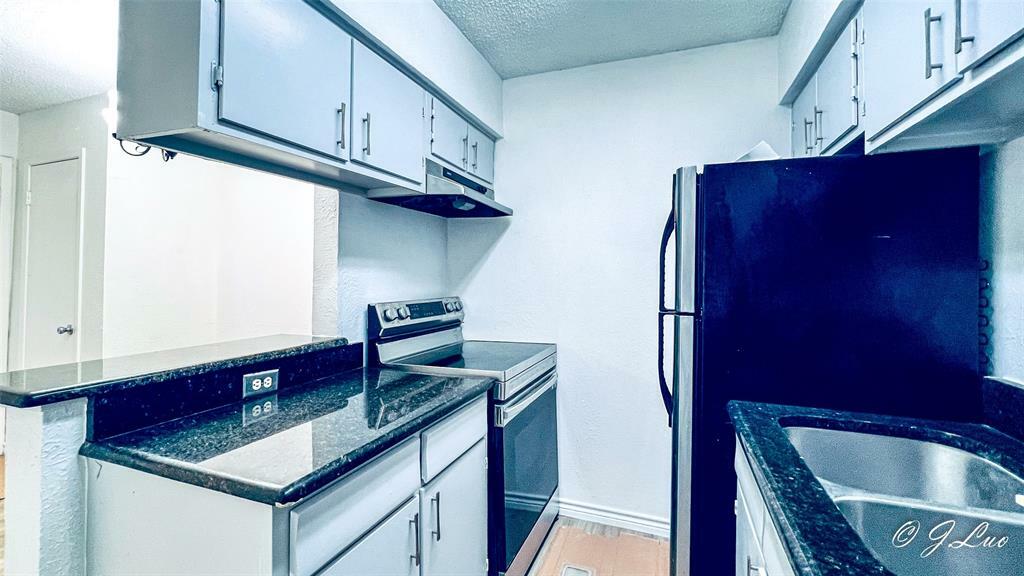 Property Photo:  4044 Buena Vista 104  TX 75204 