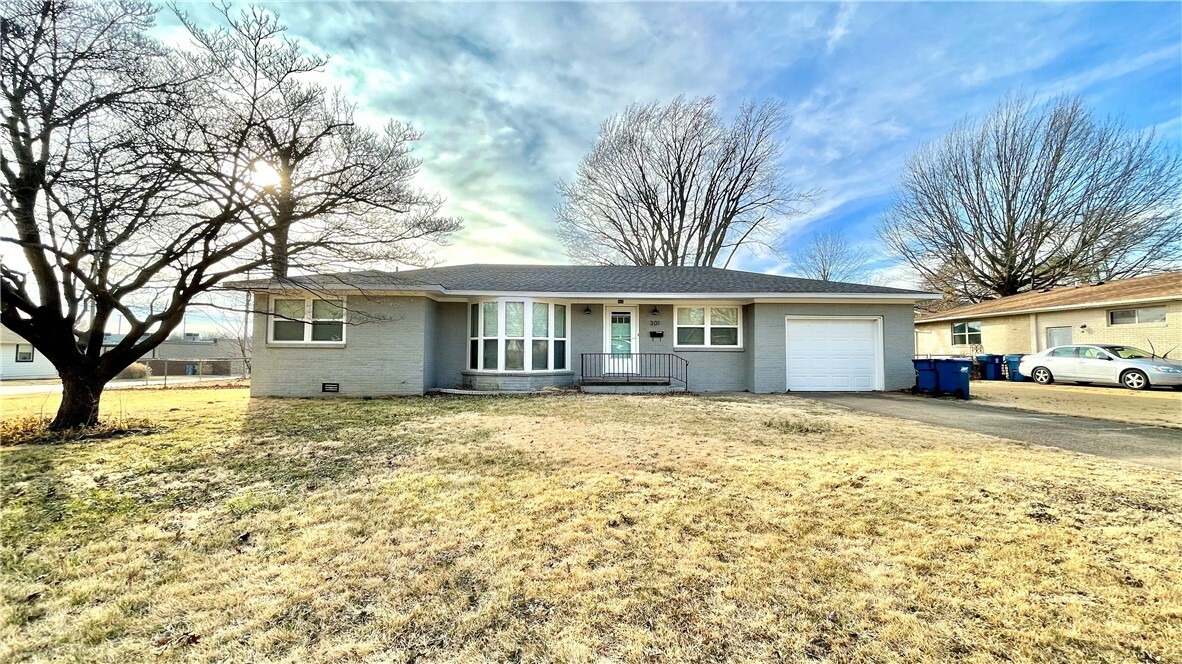 301 Crestview Drive  Bentonville AR 72712 photo