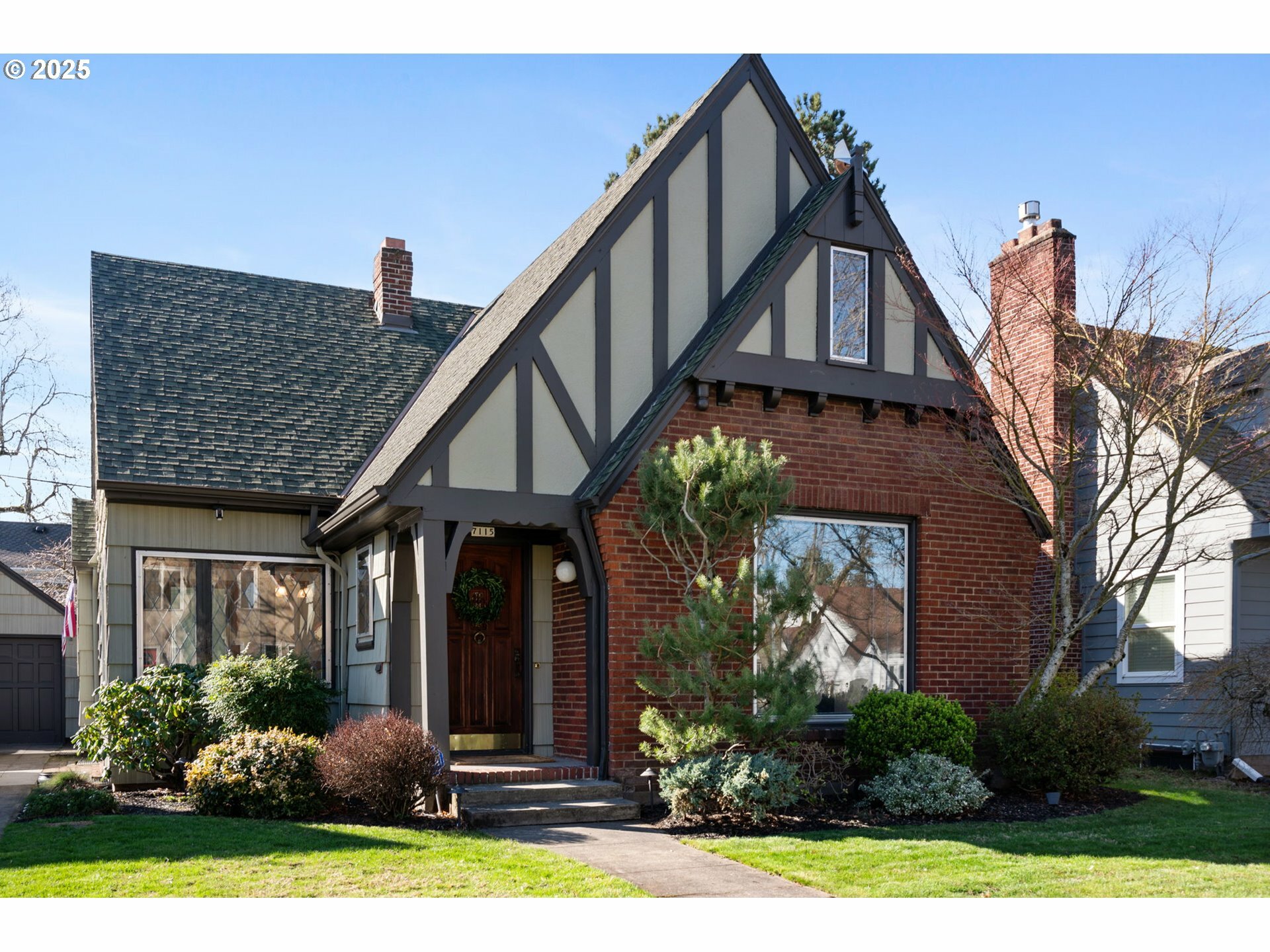 Property Photo: 7115 N Chase Ave OR 97217