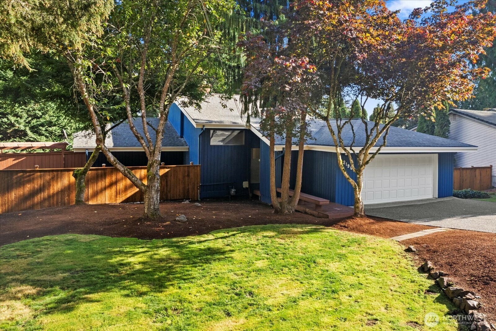 Property Photo:  21907  3rd Avenue SE  WA 98021 