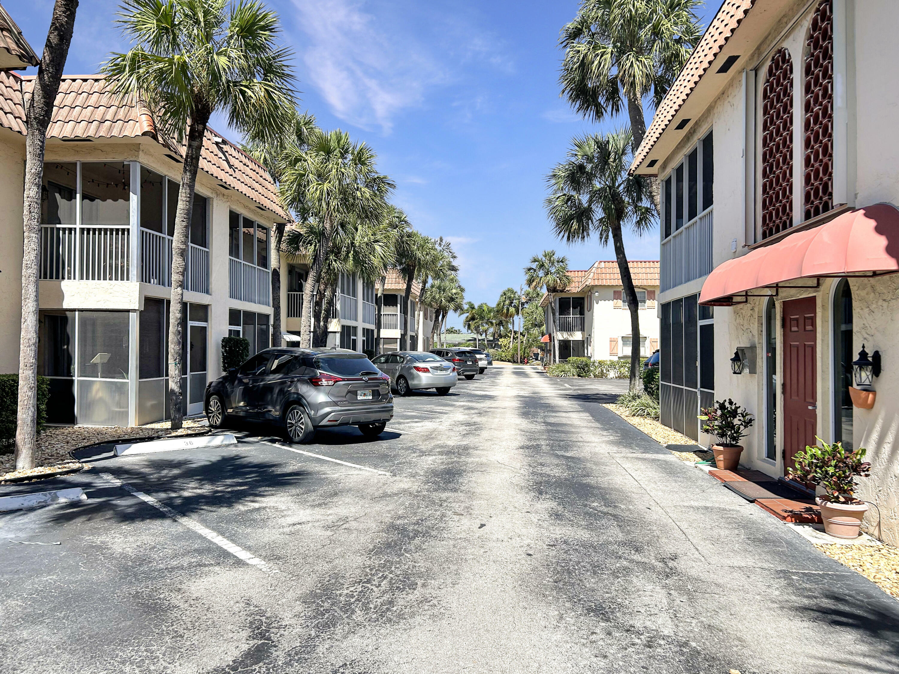 Property Photo: 101 E McNab Road 107 FL 33060