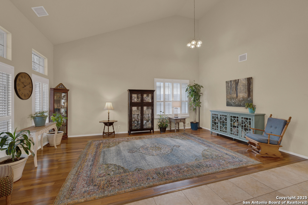 Property Photo:  913 San Fernando  TX 78132 