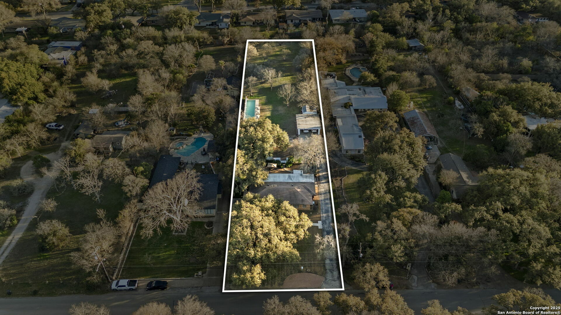 Property Photo: 262 Rockhill Dr TX 78209