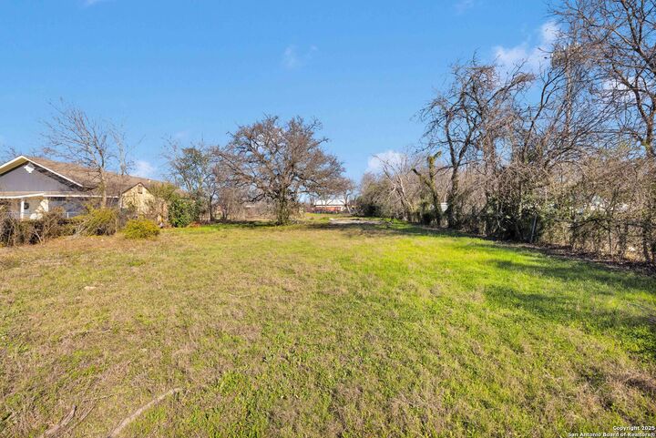 126 NW 36th  San Antonio TX 78237 photo