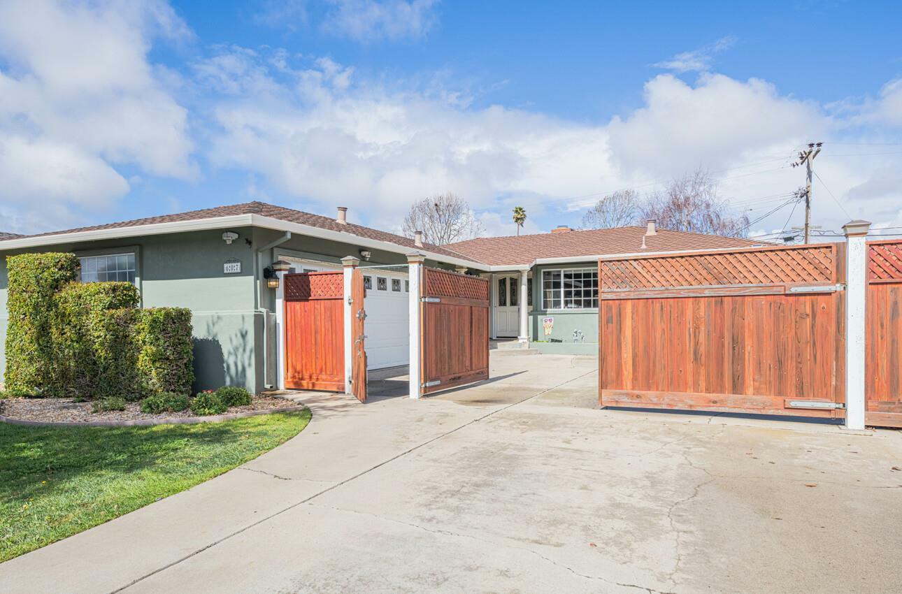 607 La Mesa Drive  Salinas CA 93901 photo