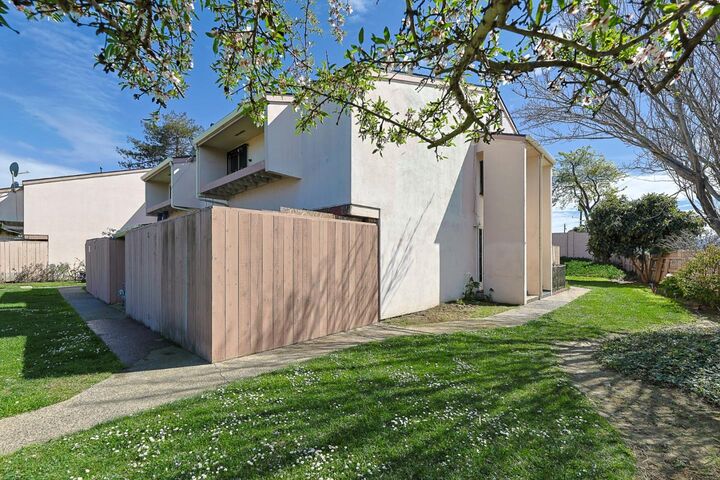 Property Photo:  918 Acosta Plaza 55  CA 93905 