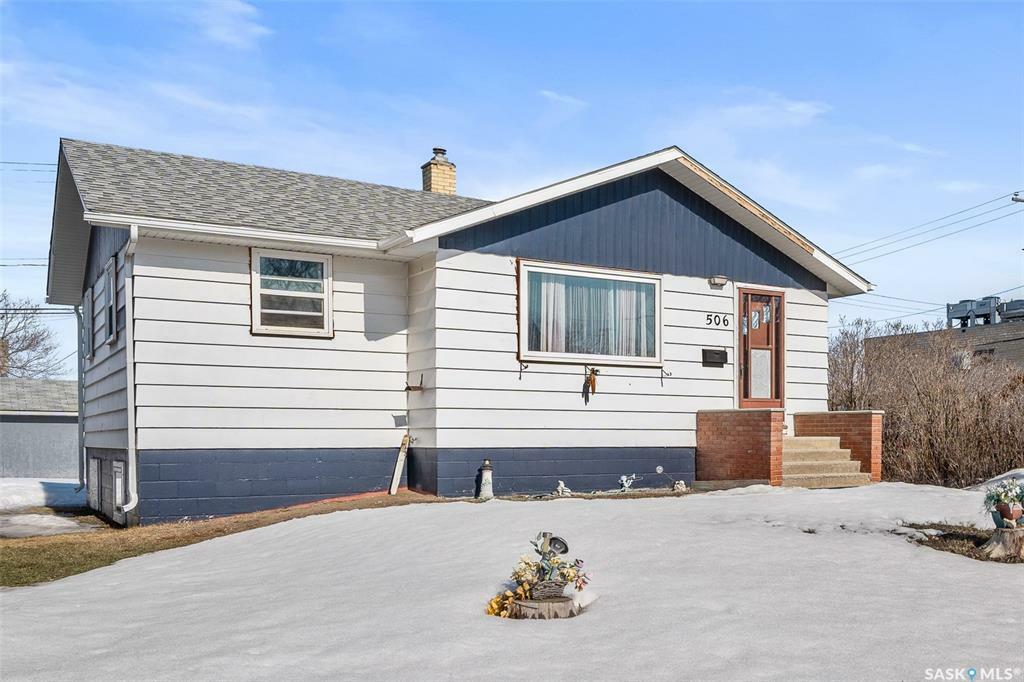 Property Photo:  506 Lillooet Street W  SK S6H 4Z5 