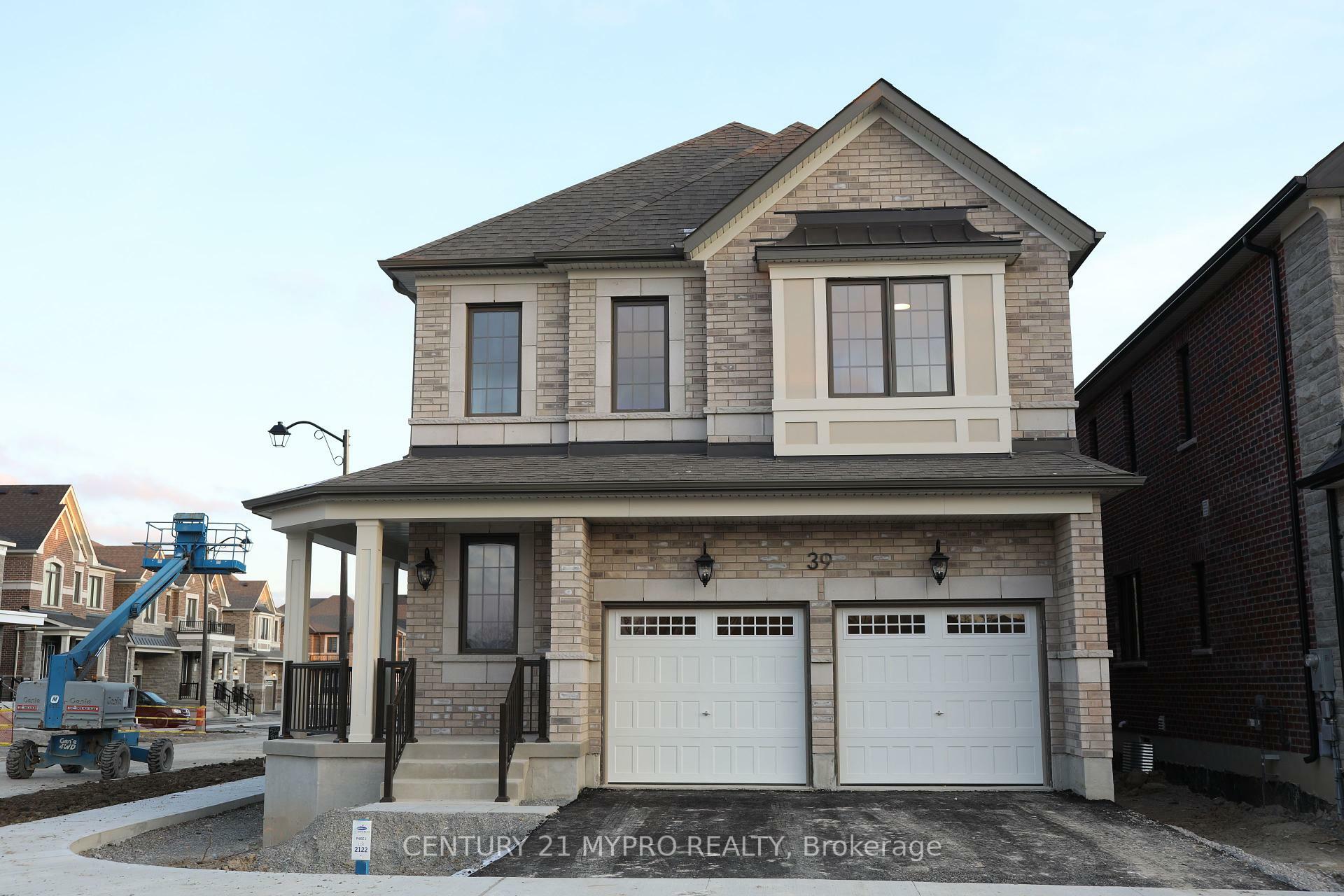 Photo de la propriété:  39 Berczy Mnr Cres  ON L6C 3M2 