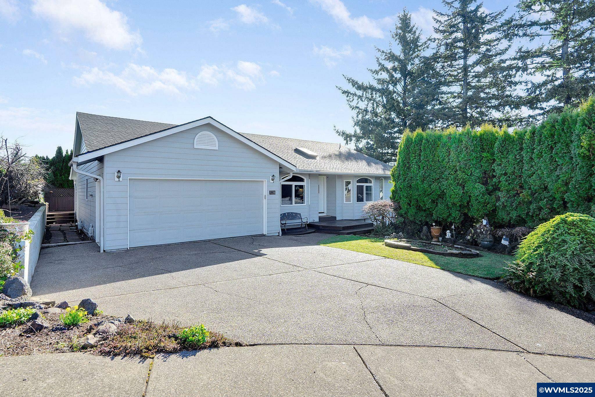 Property Photo: 5336 Addison Ct S OR 97302