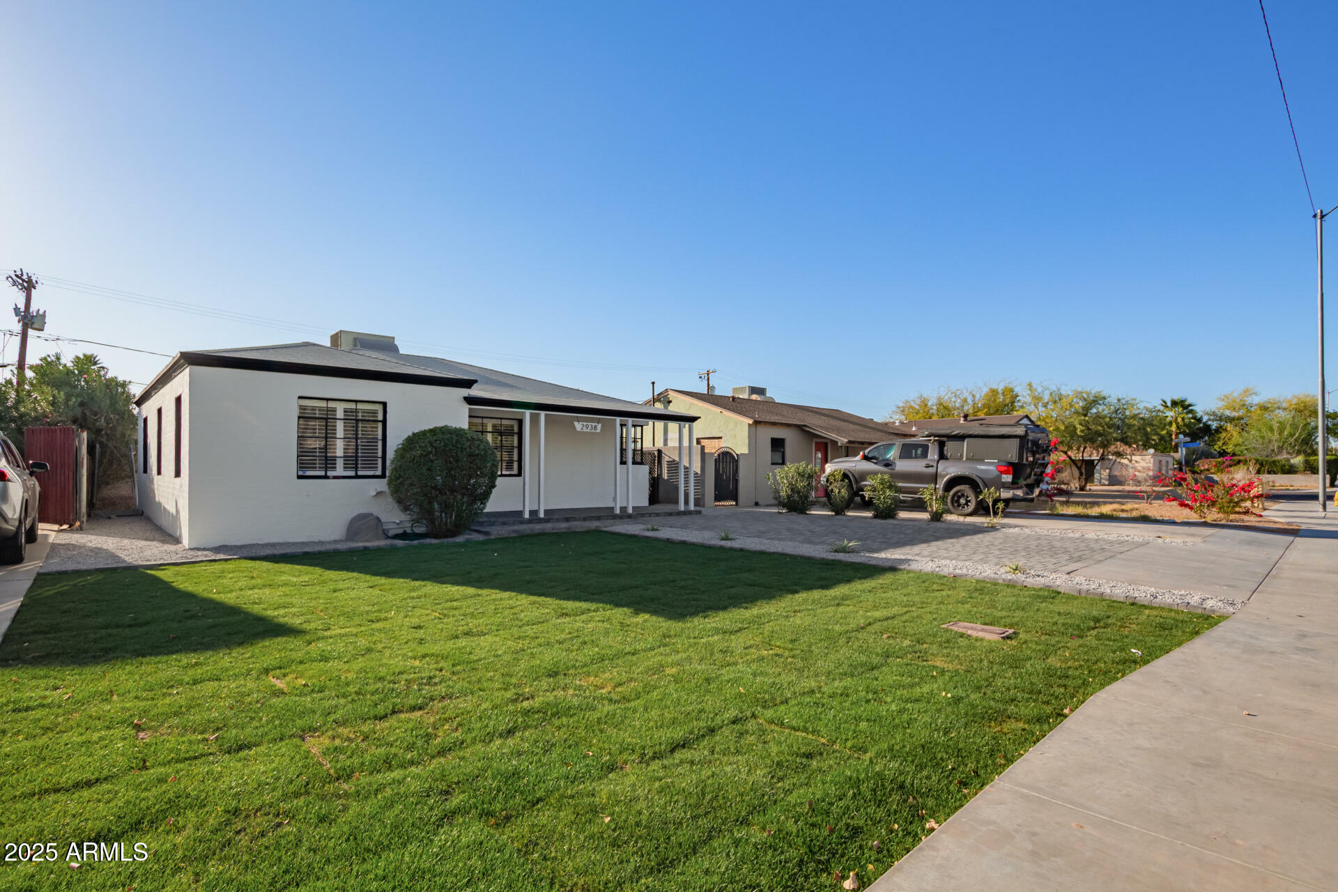 Property Photo: 2938 N 15th Avenue AZ 85015