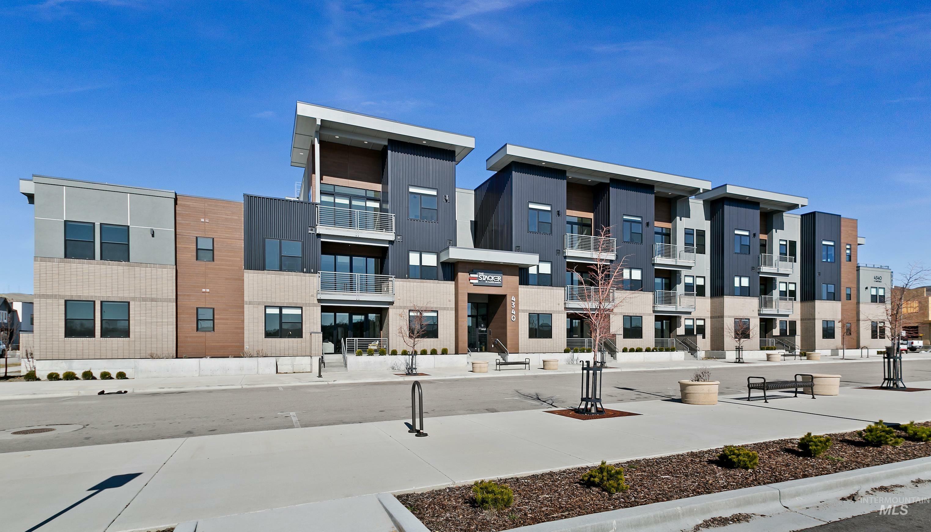 Property Photo: 4340 E Haystack St 306 ID 83716