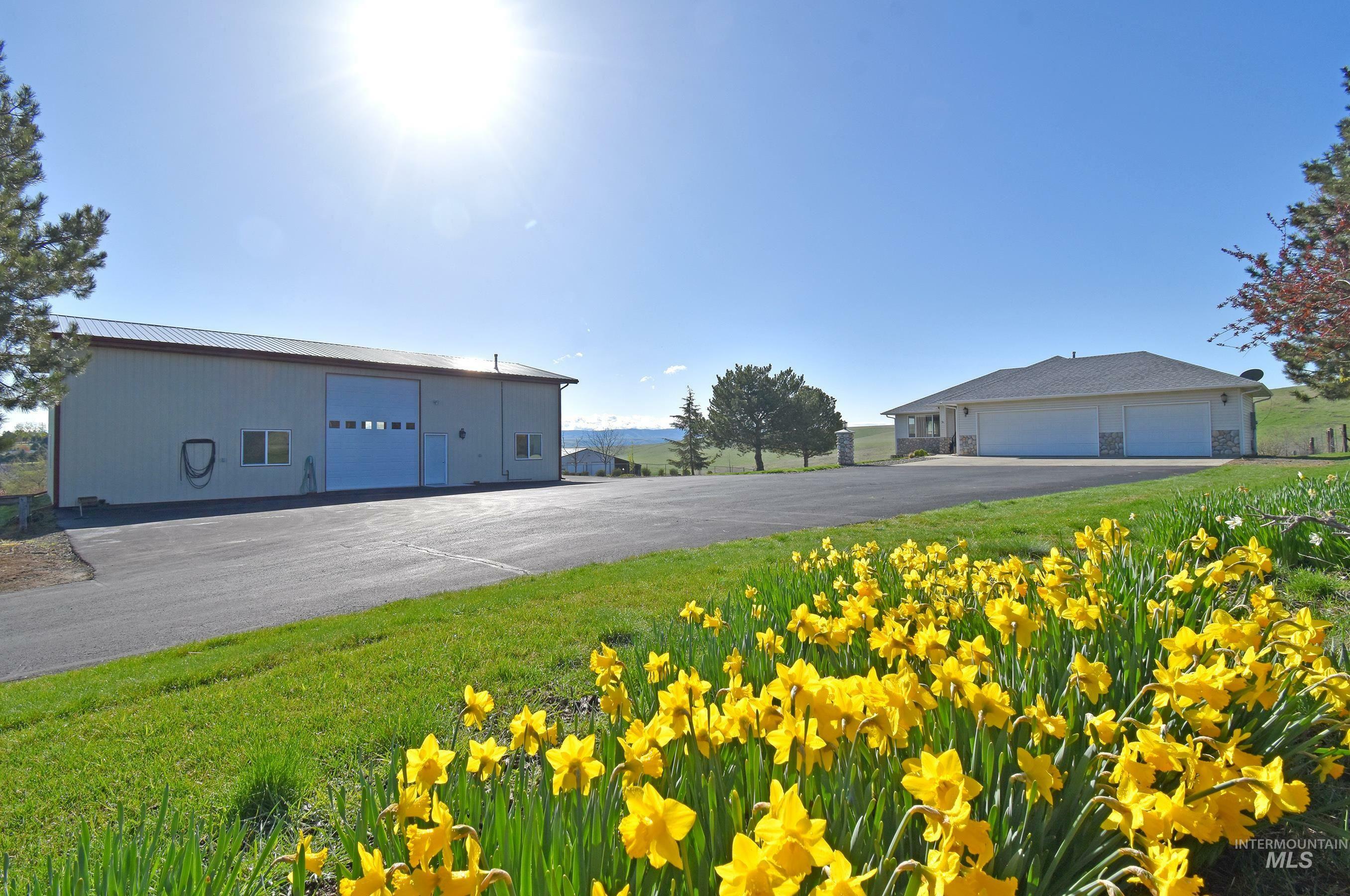 Property Photo: 2831 Scenic Hills Drive WA 99403