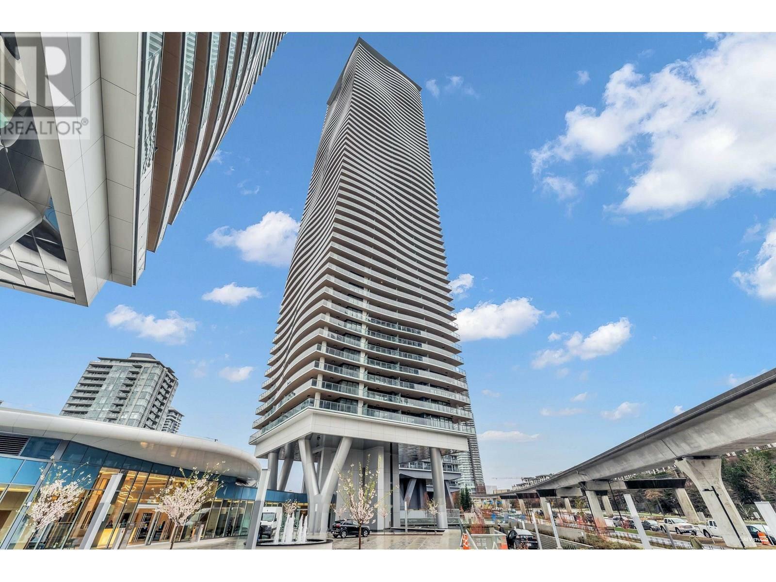 Photo de la propriété: 4880 Lougheed Highway 1301 BC V5C 0N1