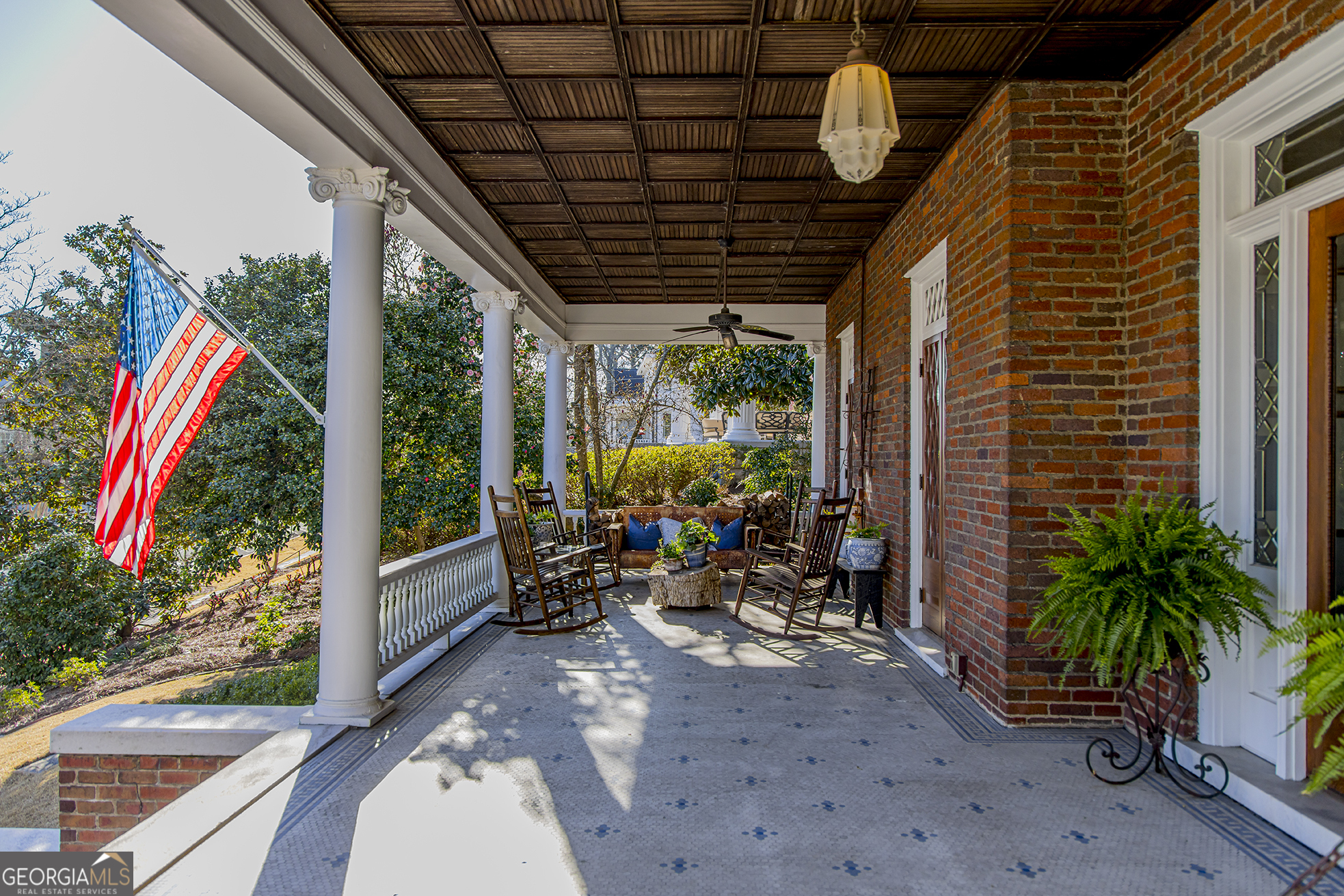 Property Photo:  204 E 4th Avenue  GA 30161 