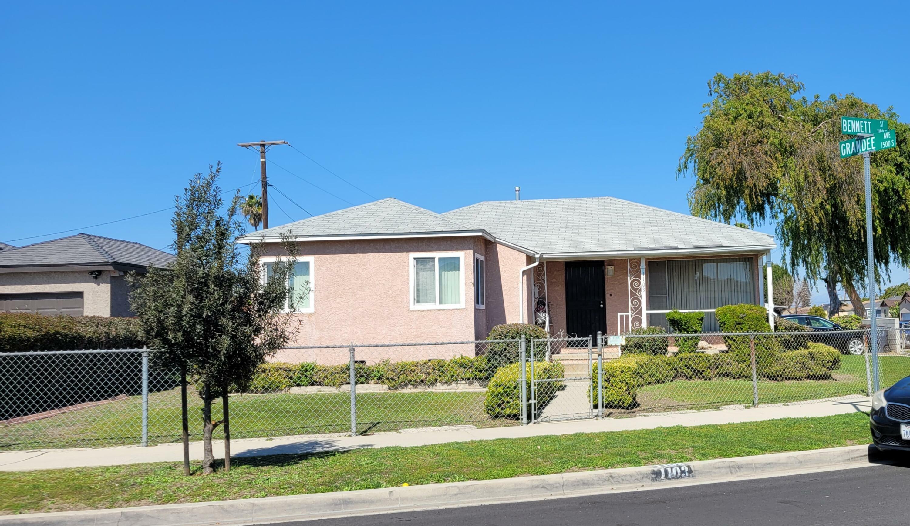Property Photo: 1103 W Bennett Street CA 90220