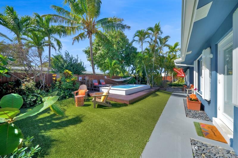 Property Photo:  925 NE 40th Street  FL 33334 