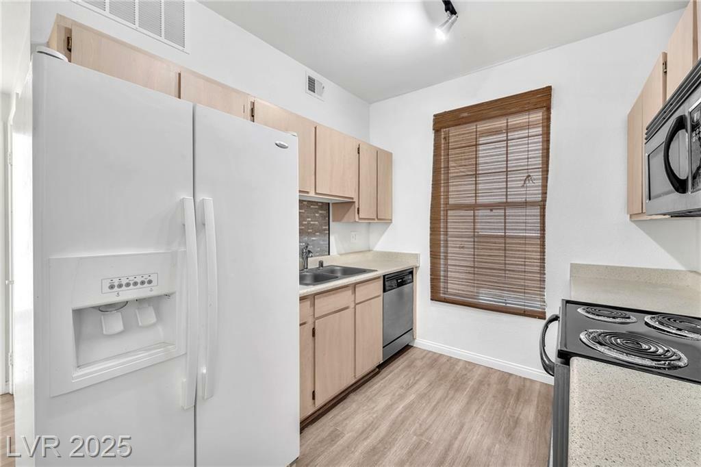 Property Photo: 231 West Horizon Ridge Parkway 812 NV 89012