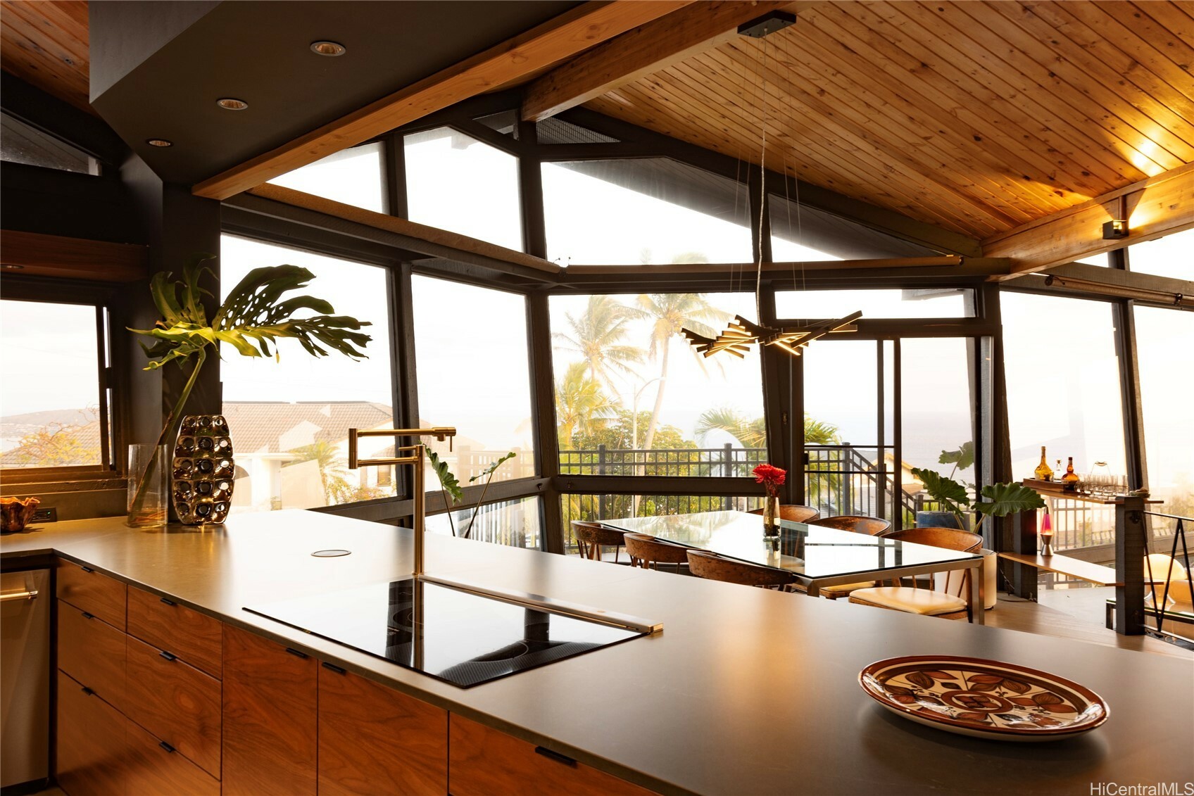 Property Photo: 1826 Laukahi Street HI 96821