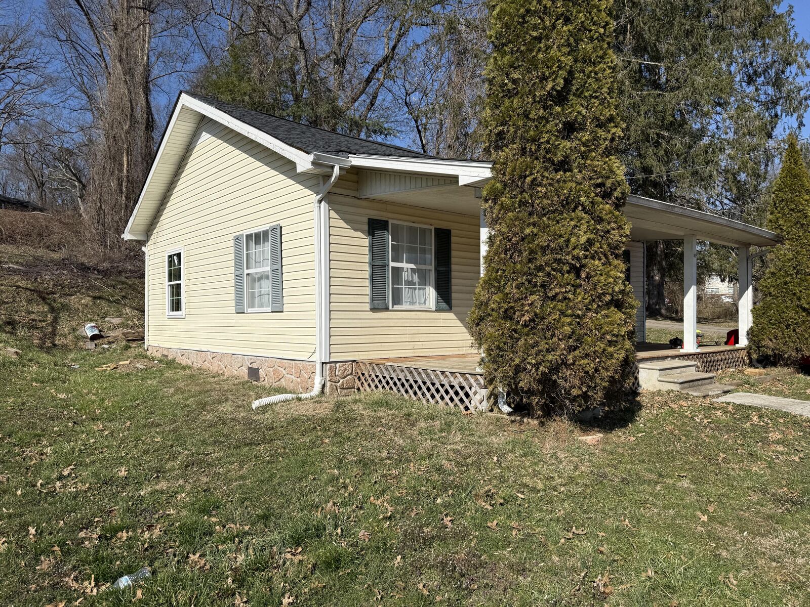 Property Photo: 113 Sycamore Street KY 40741
