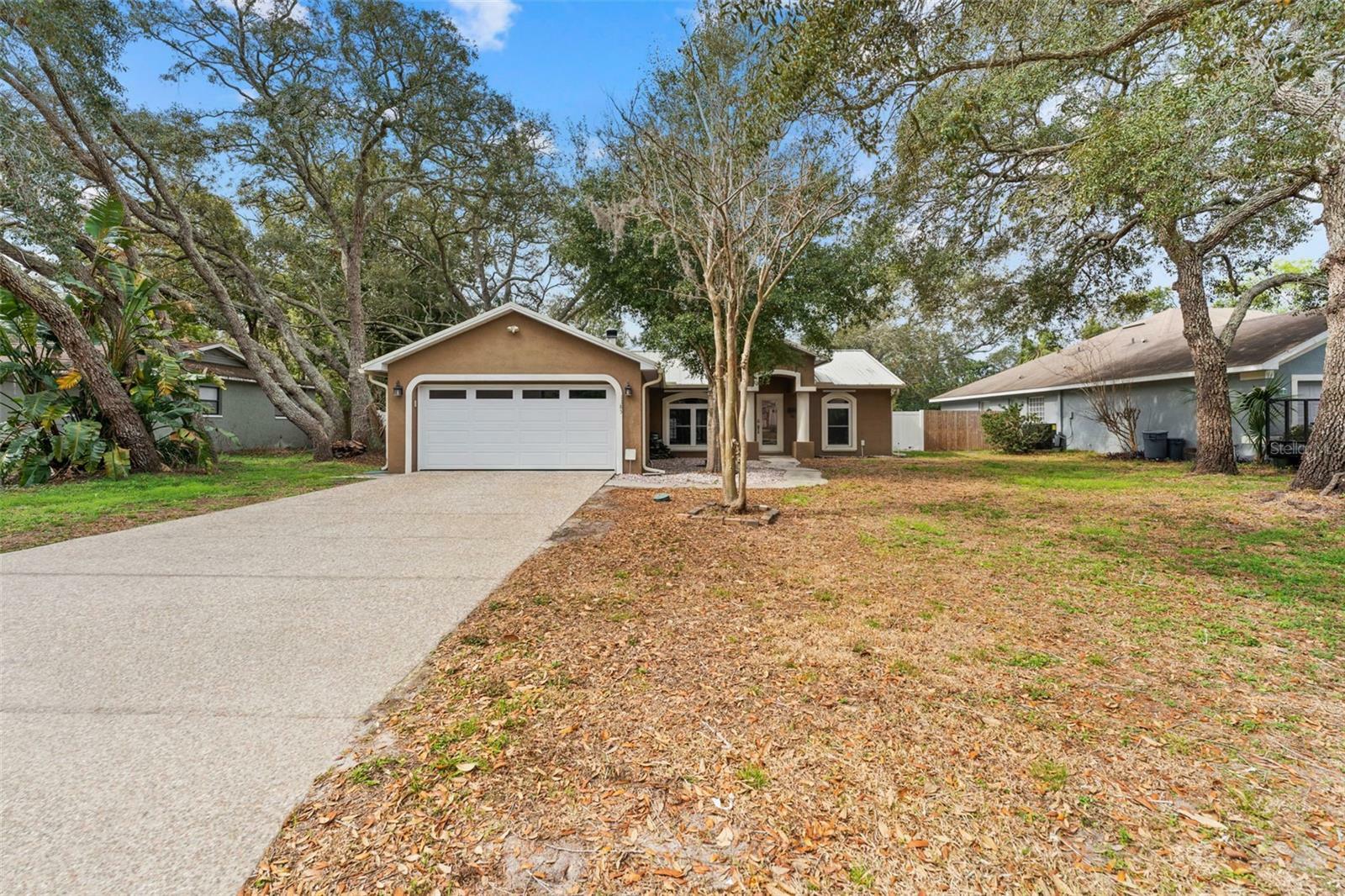 Property Photo:  1185 Sanger Avenue  FL 34608 