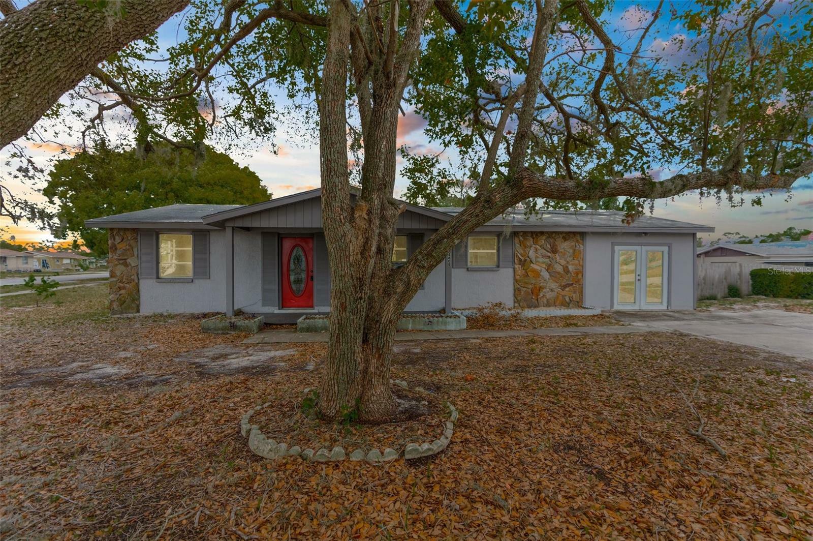 Property Photo:  4608 Deltona Boulevard  FL 34606 