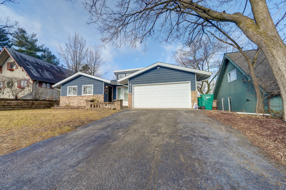 Property Photo:  422 Castle Road  IL 60050 