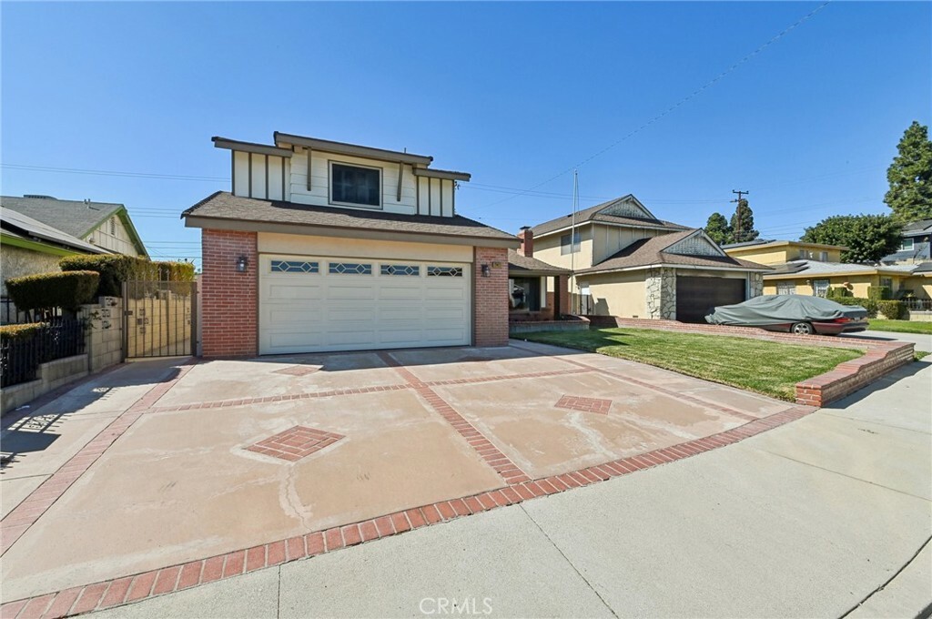 Property Photo: 19411 Midtown Avenue CA 90746