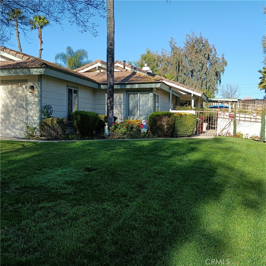 Property Photo:  41579 Avenida De La Reina  CA 92592 