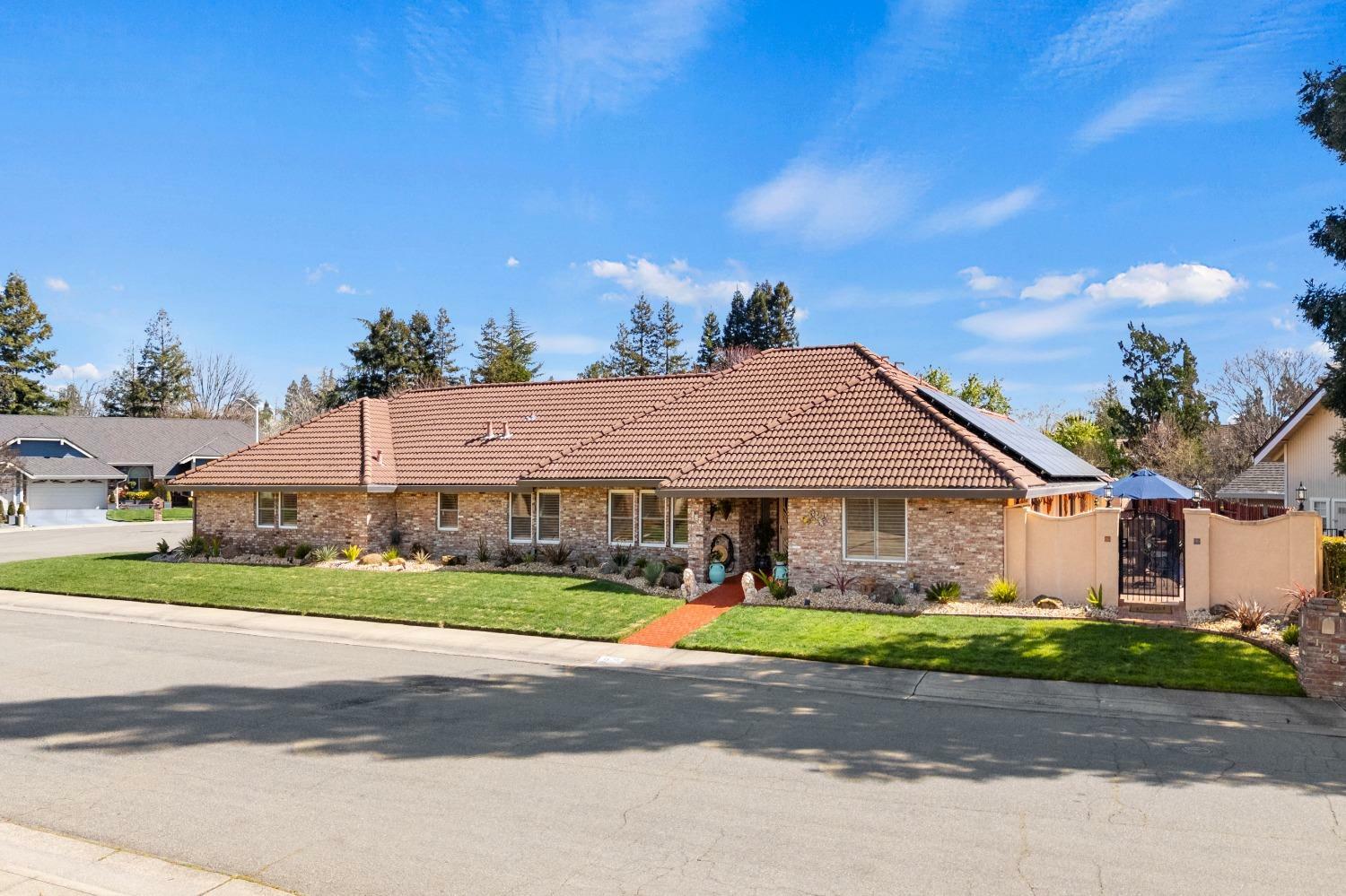 Property Photo: 1129 Newport Way CA 95661