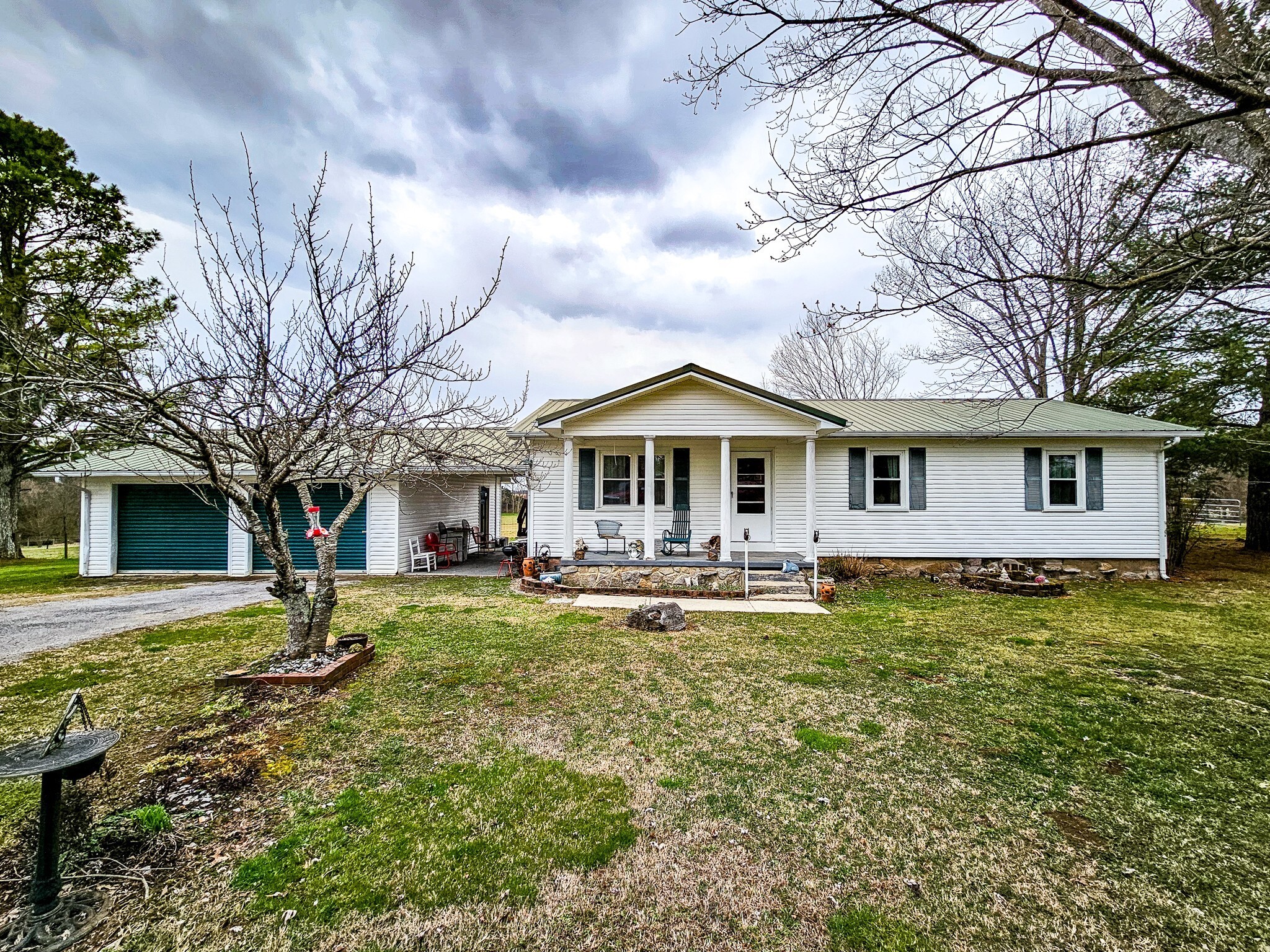 Property Photo: 224 Comstock Rd TN 37160