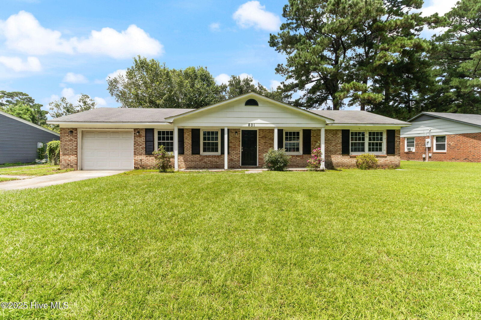 Property Photo:  801 Brynn Marr Road  NC 28546 