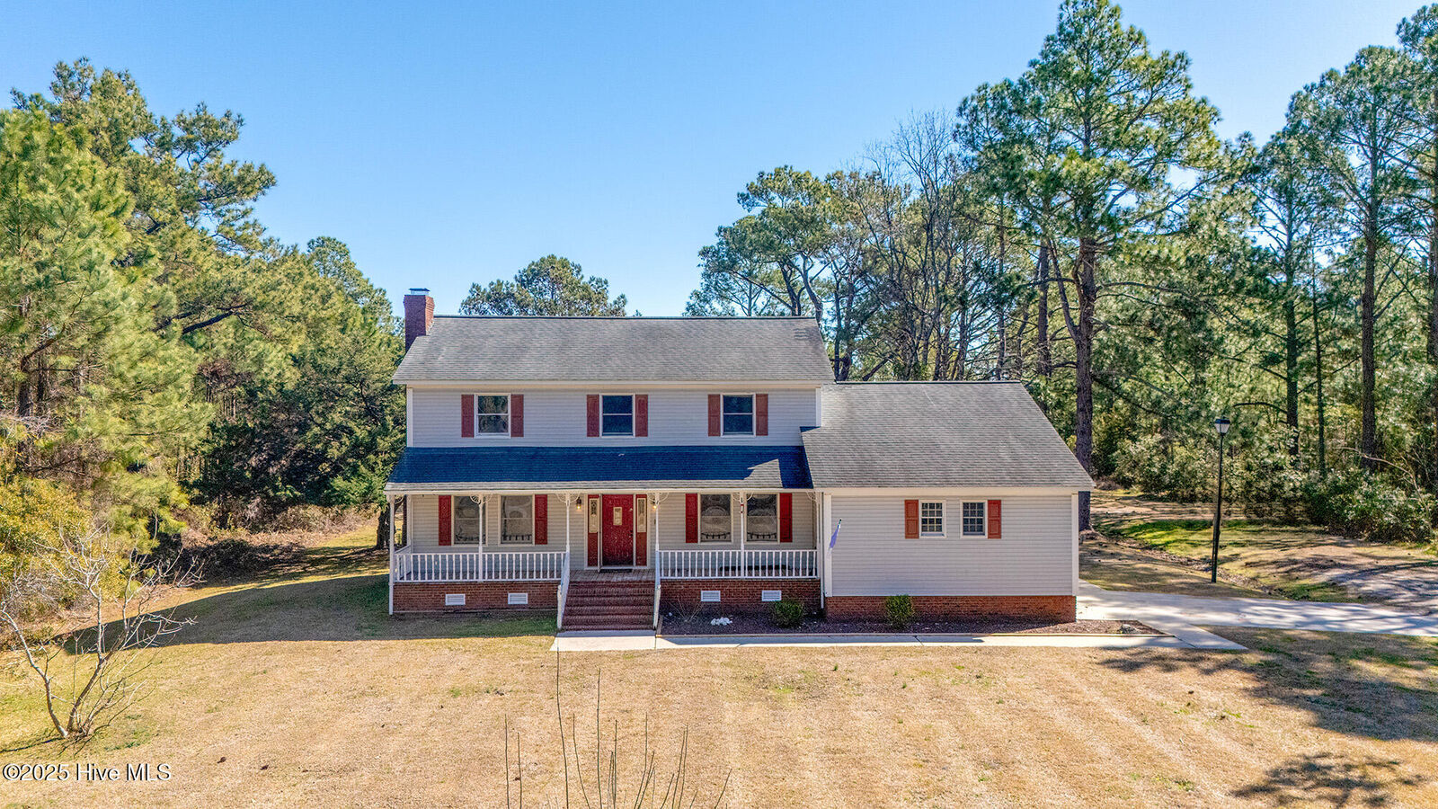 Property Photo: 207 Colonial Street NC 28516