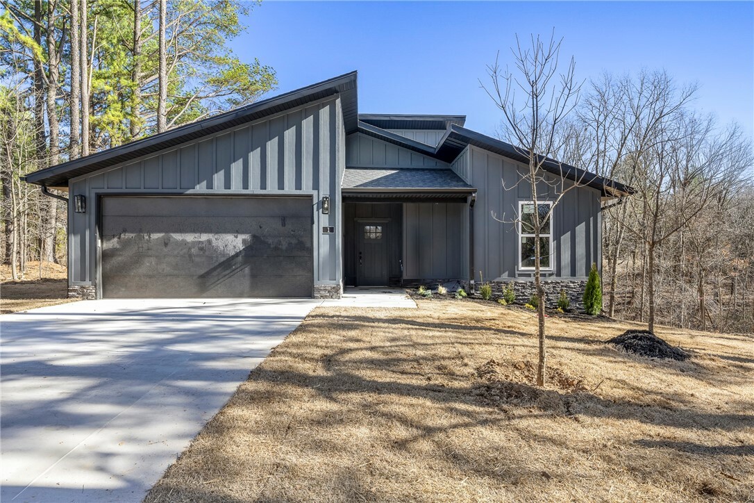 Property Photo:  1 Hobkirk Circle  AR 72715 