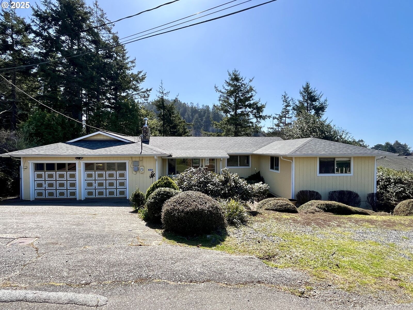 Property Photo:  94318 Coldiron Hill Rd  OR 97444 