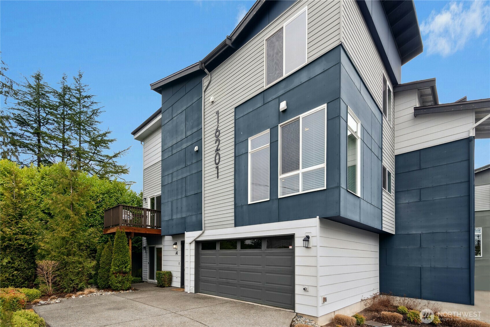 Property Photo:  16201  Meadow Road A1  WA 98087 