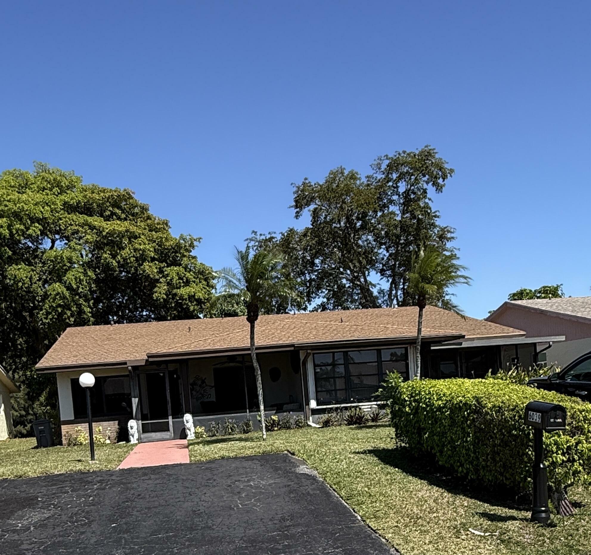Property Photo: 6039 La Palma Lane FL 33484
