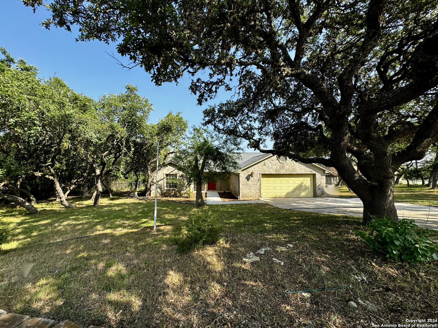 Property Photo: 740 Deer Cross Ln TX 78260