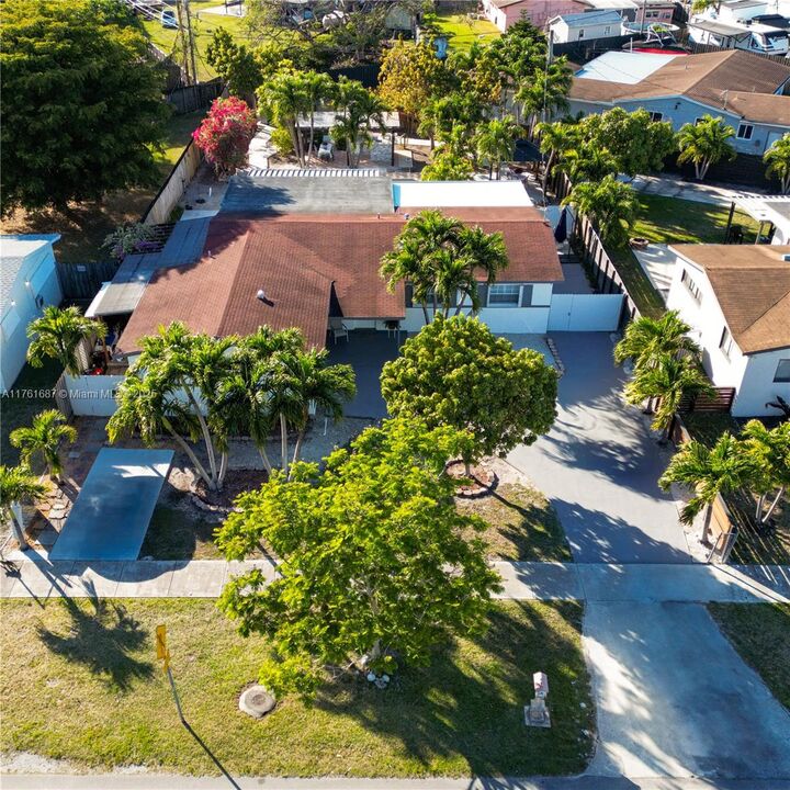 19600 Gulfstream Rd  Cutler Bay FL 33157 photo