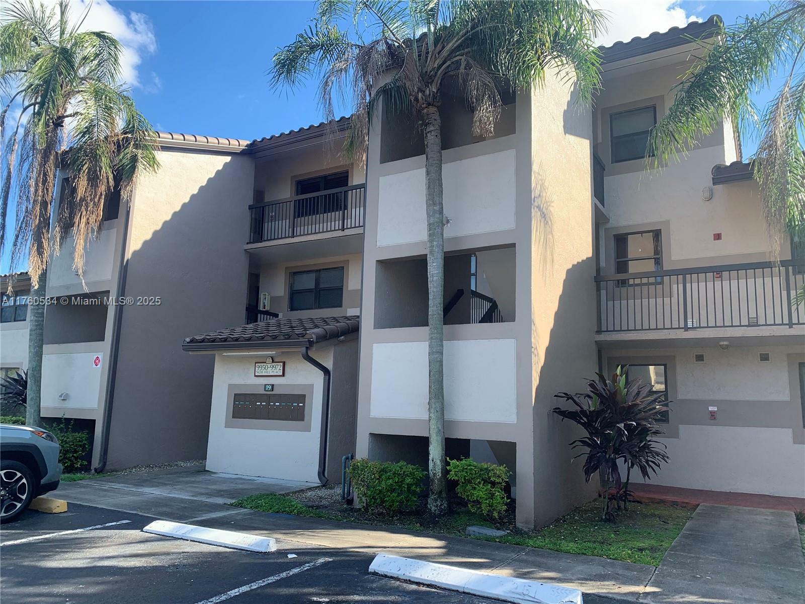 Property Photo: 9954 Nob Hill Pl 9954 FL 33351