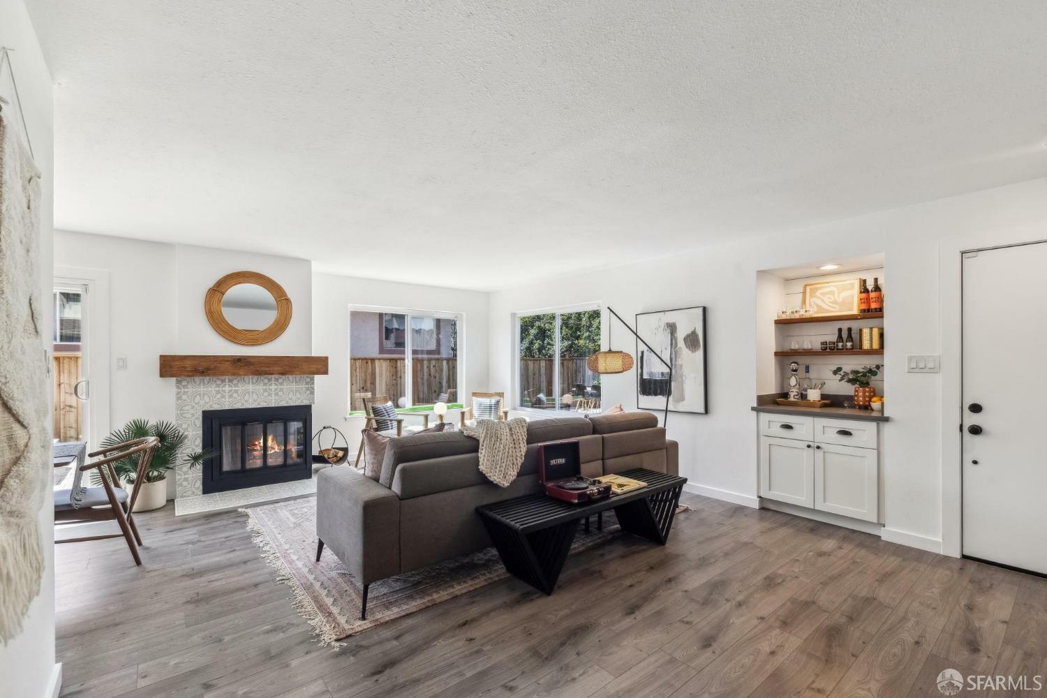 Property Photo: 19 Vistaview Court CA 94124