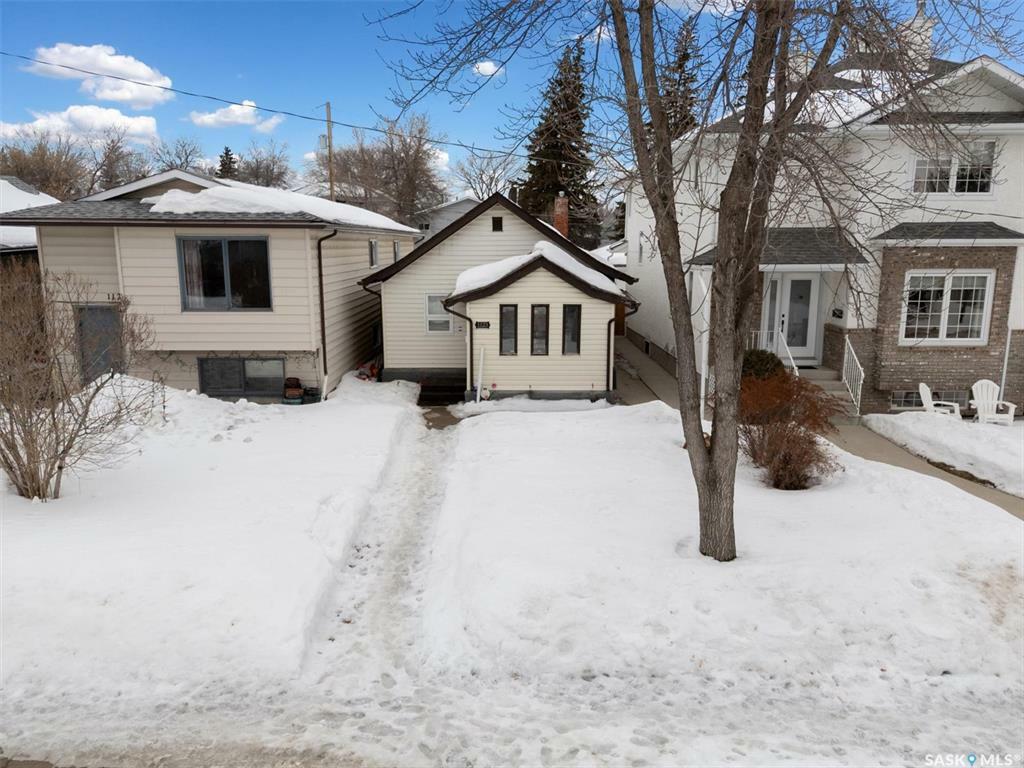 Property Photo:  1123 11th Street E  SK S7H 0G1 