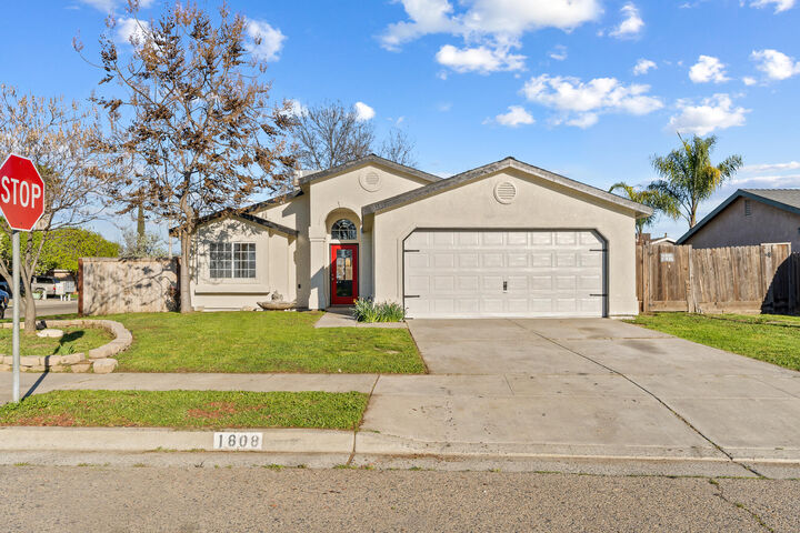1808 Applewood Street  Tulare CA 93274 photo