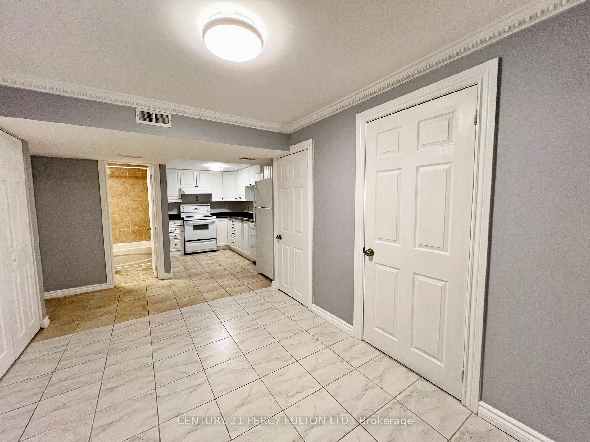 Property Photo:  98 Elson St Bsmt  ON L3S 2E4 