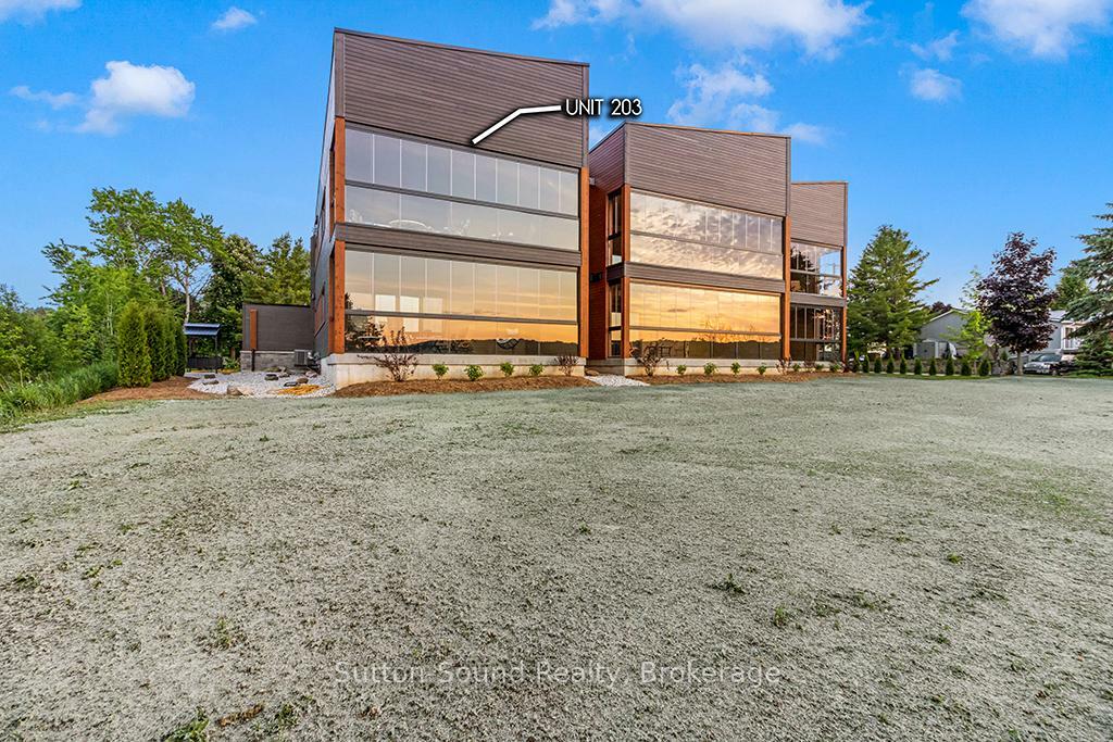 Property Photo: 535 Isaac Street 203 ON N0H 2T0