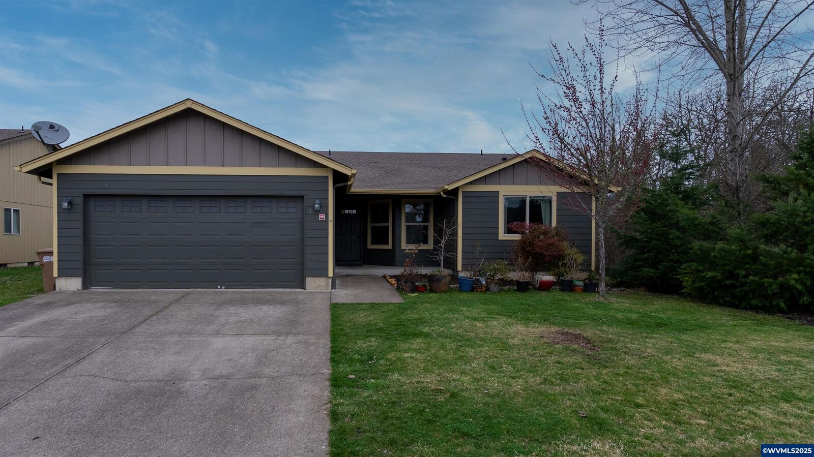 Property Photo:  1286 40th Av  OR 97386 