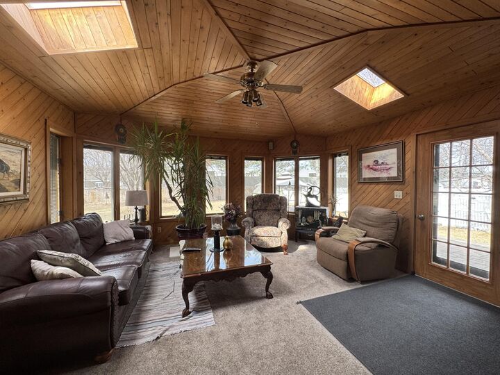 Property Photo:  1017 NE 18th Ave  SD 57401 