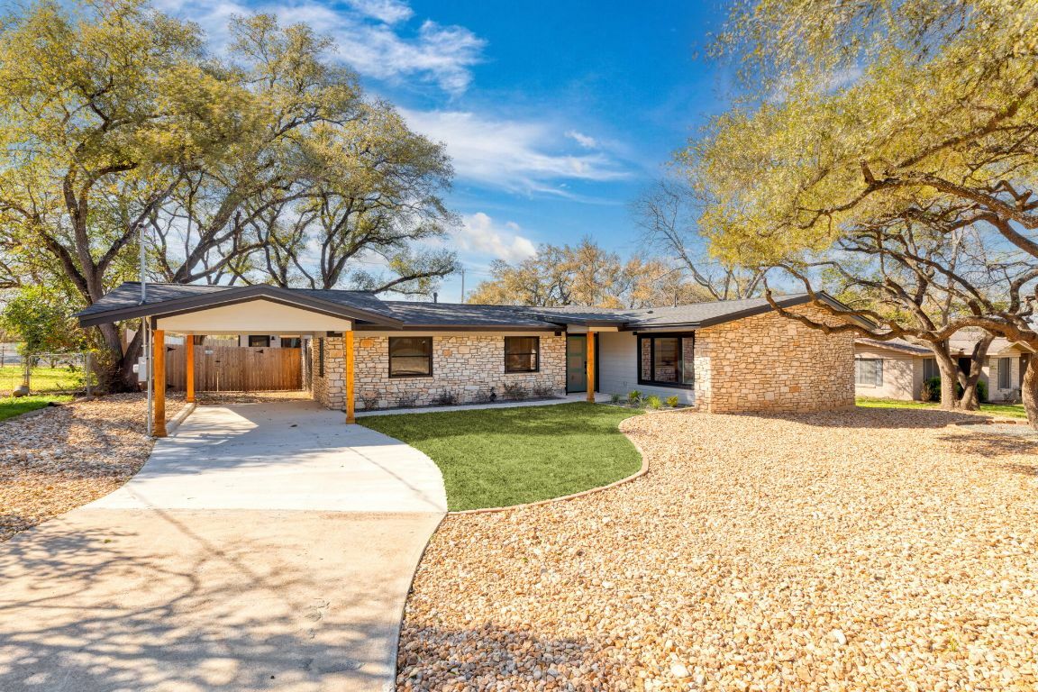 Property Photo: 11902 N Oaks Drive TX 78753