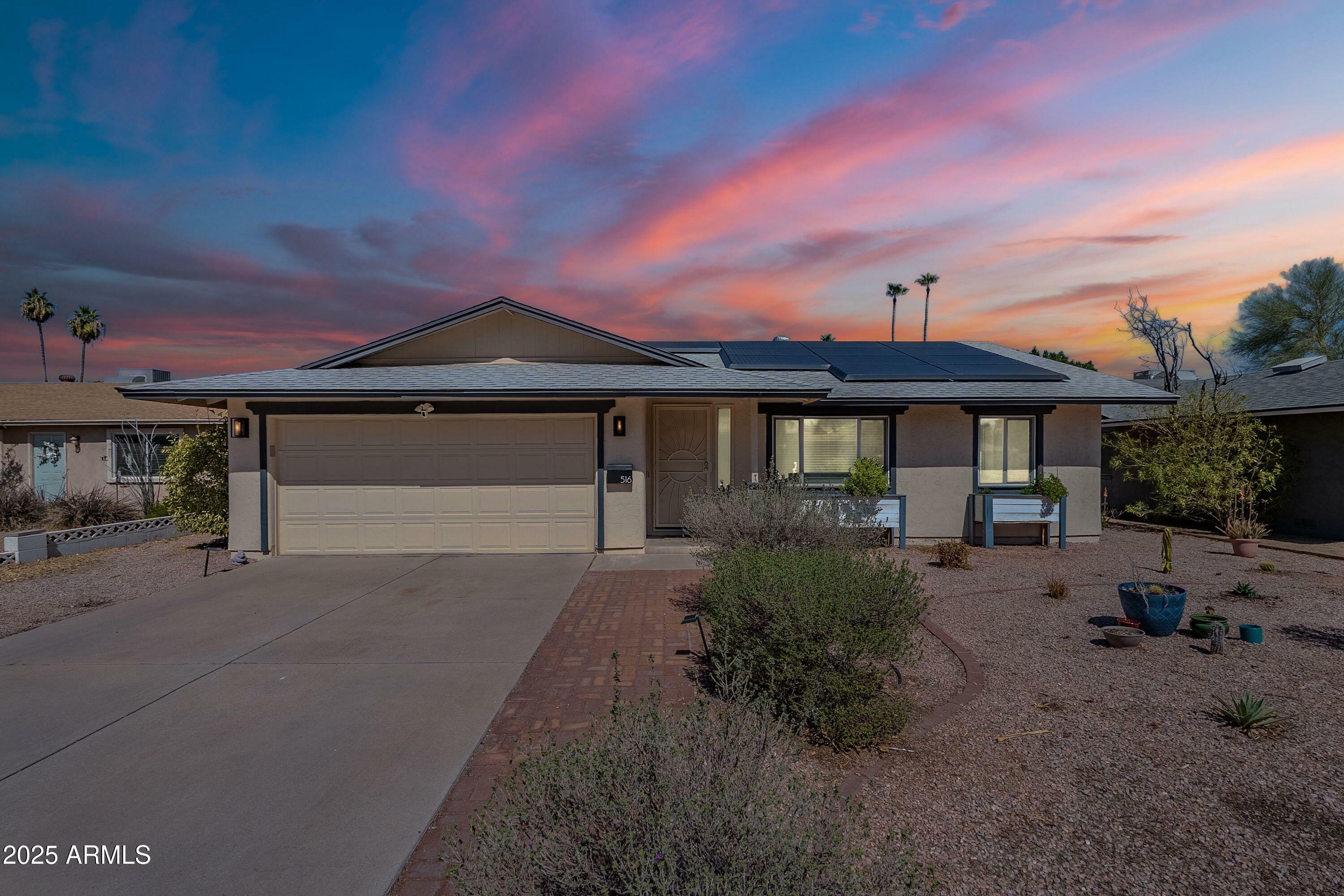 Property Photo:  516 E Gemini Drive  AZ 85283 